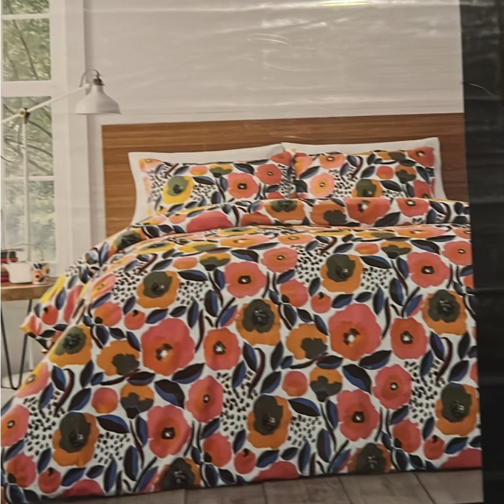 NWT Marimekko Queen Rosarium Duvet Cover w/shams NO OFFERS 179.00 new!